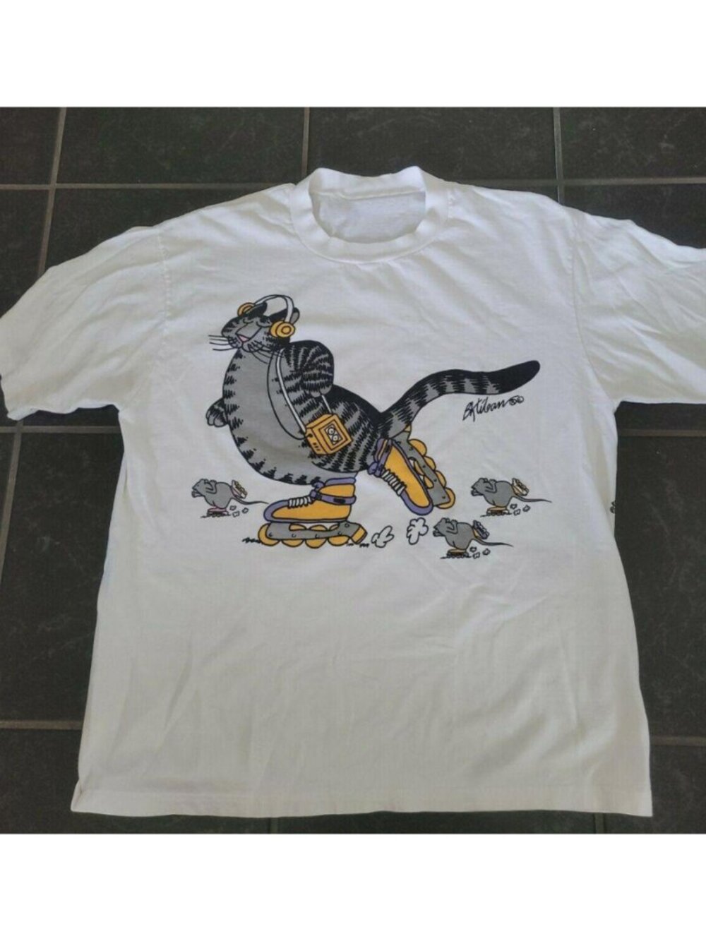 B KLIBAN Cat Roller Blade Skater Tshirt
